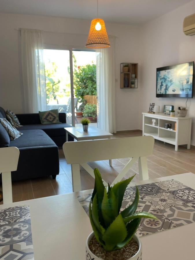 Rachel Suite By The Pool Пафос Екстериор снимка